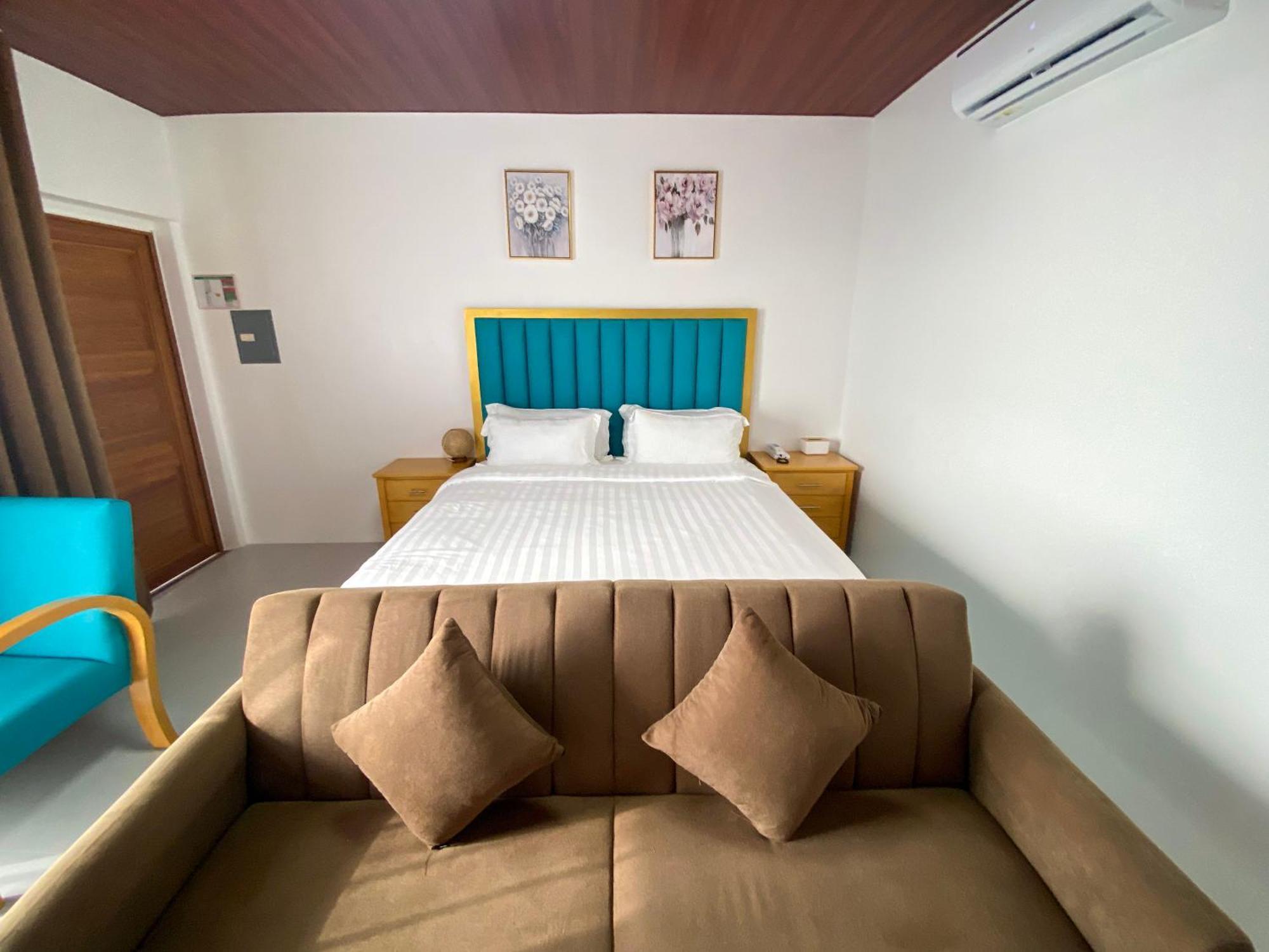 Q Beach Resort Cabangan Dış mekan fotoğraf