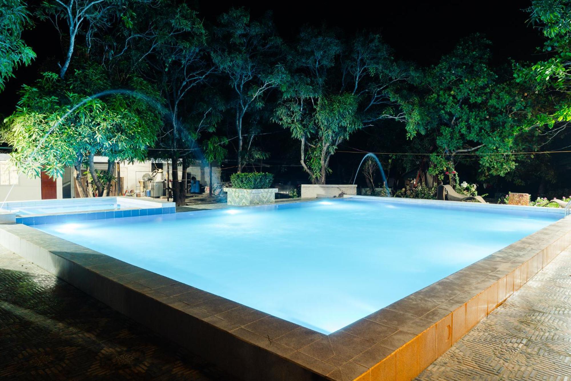 Q Beach Resort Cabangan Dış mekan fotoğraf