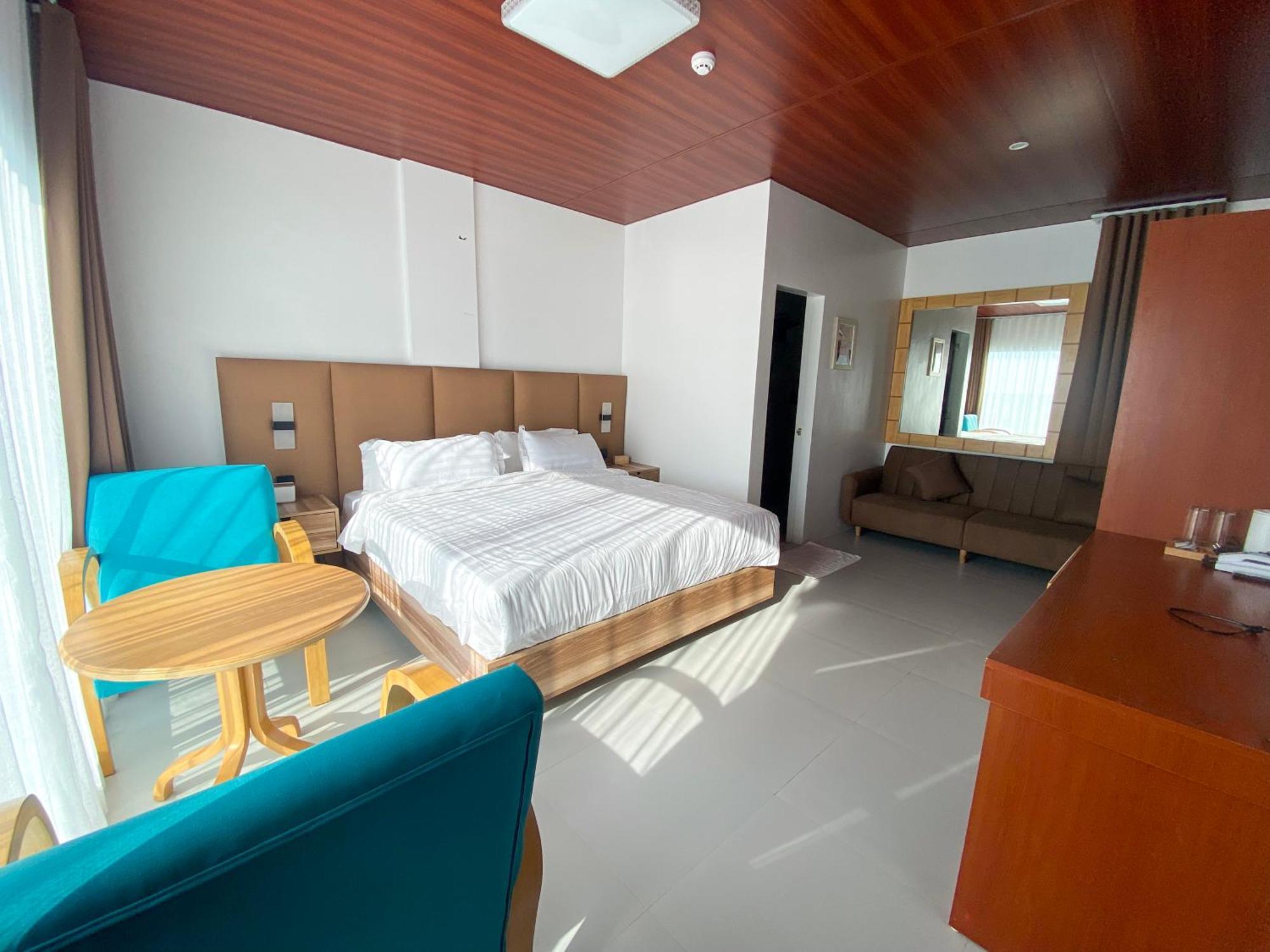 Q Beach Resort Cabangan Dış mekan fotoğraf