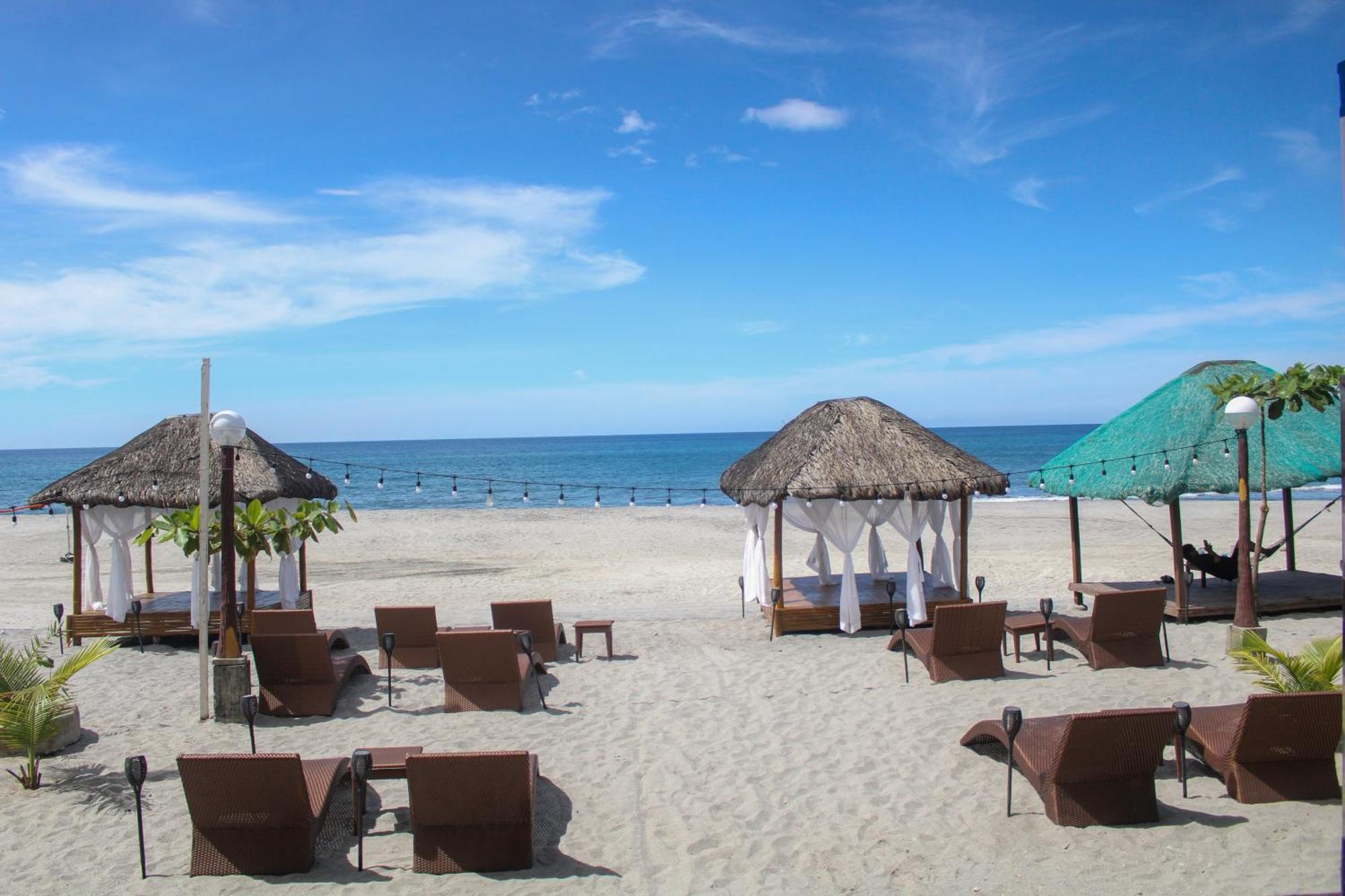Q Beach Resort Cabangan Dış mekan fotoğraf