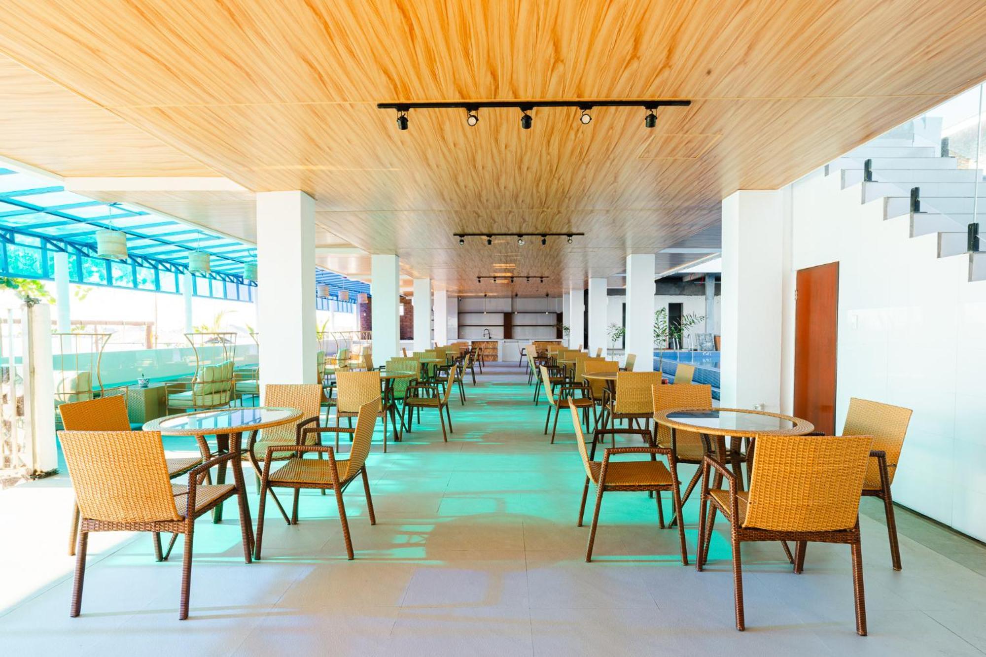 Q Beach Resort Cabangan Dış mekan fotoğraf